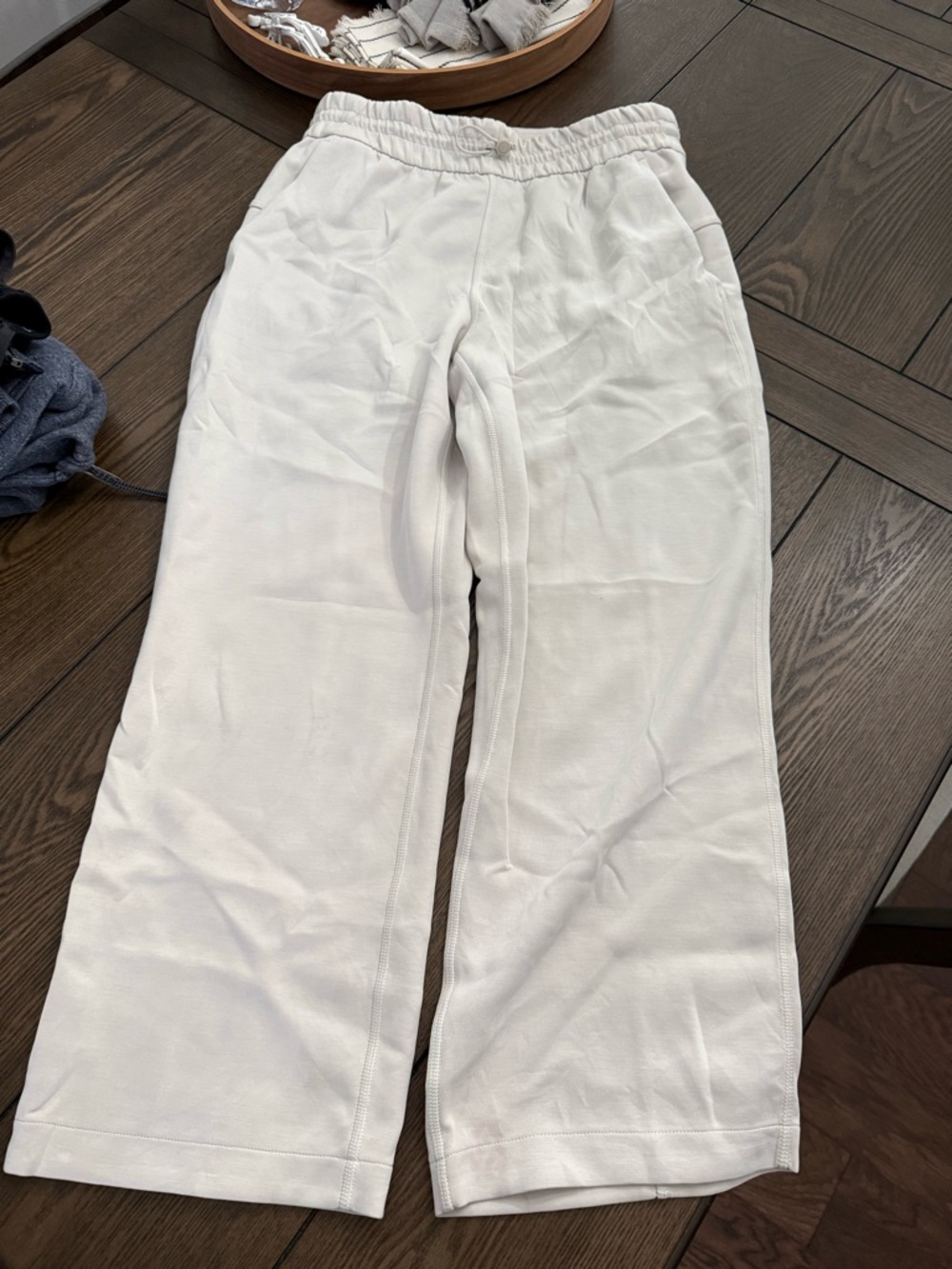 Lululemon softstream Cream Wide Leg 7/8 length Drawstring Pants UNTREATED MARKS